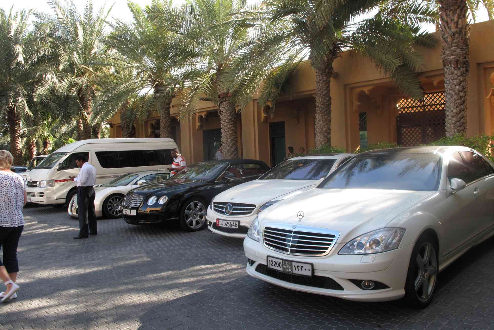 Why Renting a Car is Better Than Using Public Transport in Makkah. (1)