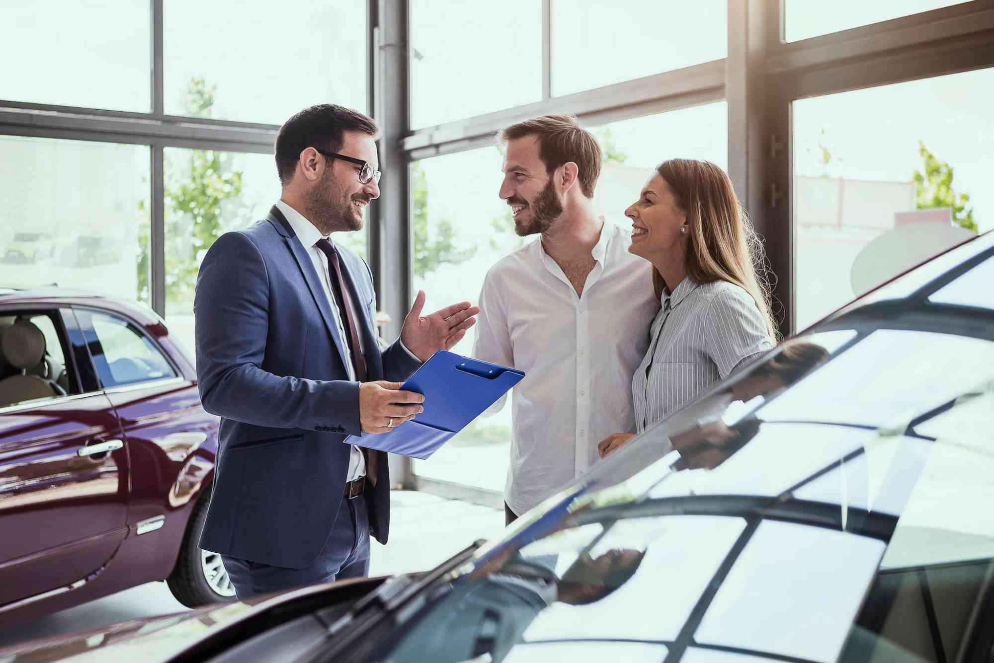 How to Rent a Car with a Driver – Pros and Cons.