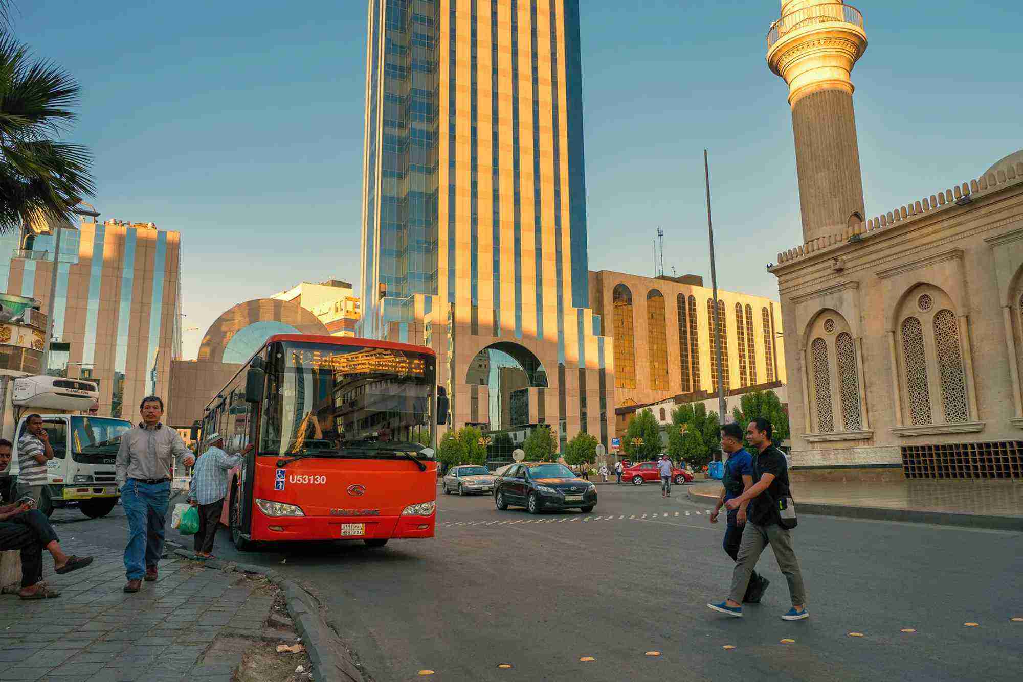 How to Use Jeddah’s Bus and Metro Systems for Daily Commutes.
