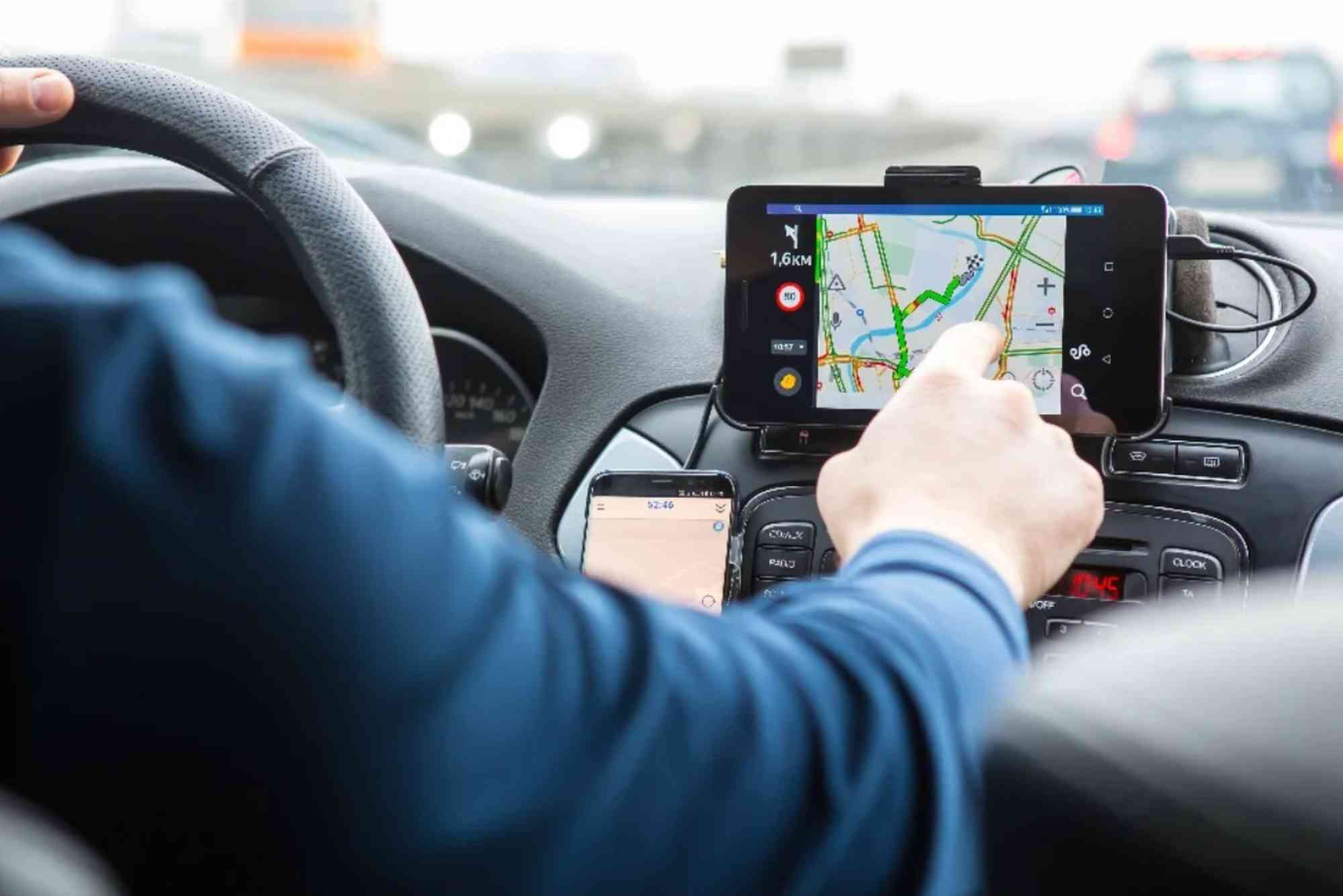 The Importance of GPS and Wi-Fi in Rental Cars – Stay Connected.