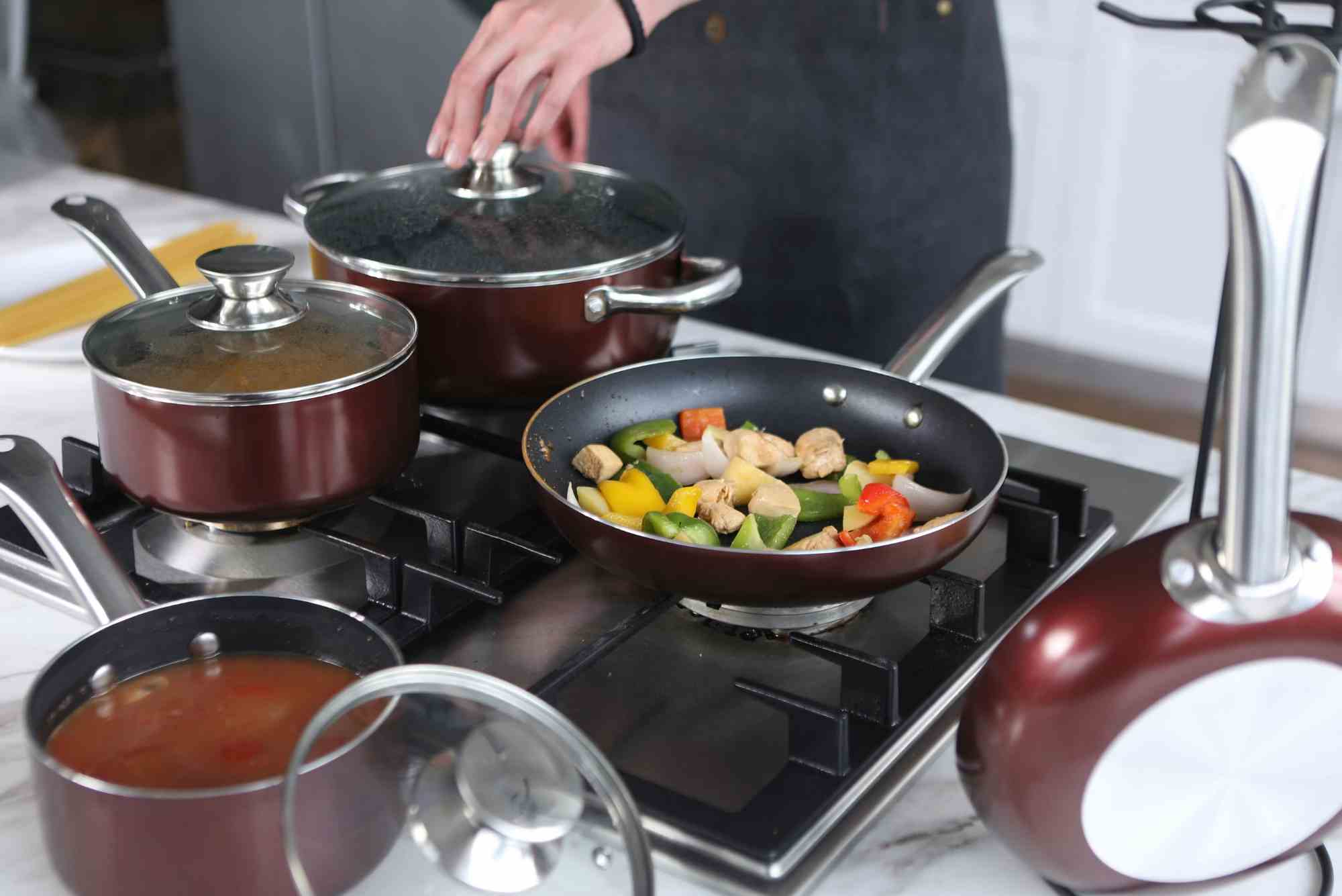 The Ultimate Guide to Choosing Non-Stick Cookware for Your Kitchen.