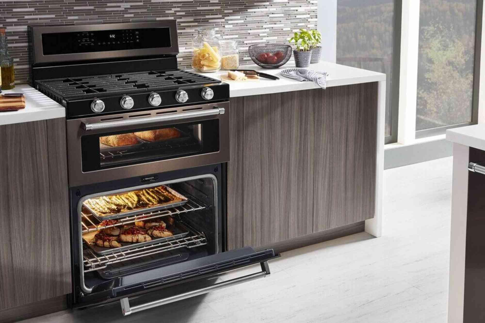 How to Choose Modern Cooktops and Ovens for Your Kitchen.